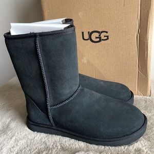 UGG - Women’s Classic Short ll / winter boots
